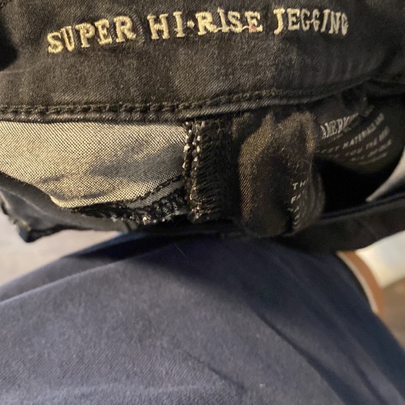 American Eagle Black Skinny Jeans - Picture 4 of 5